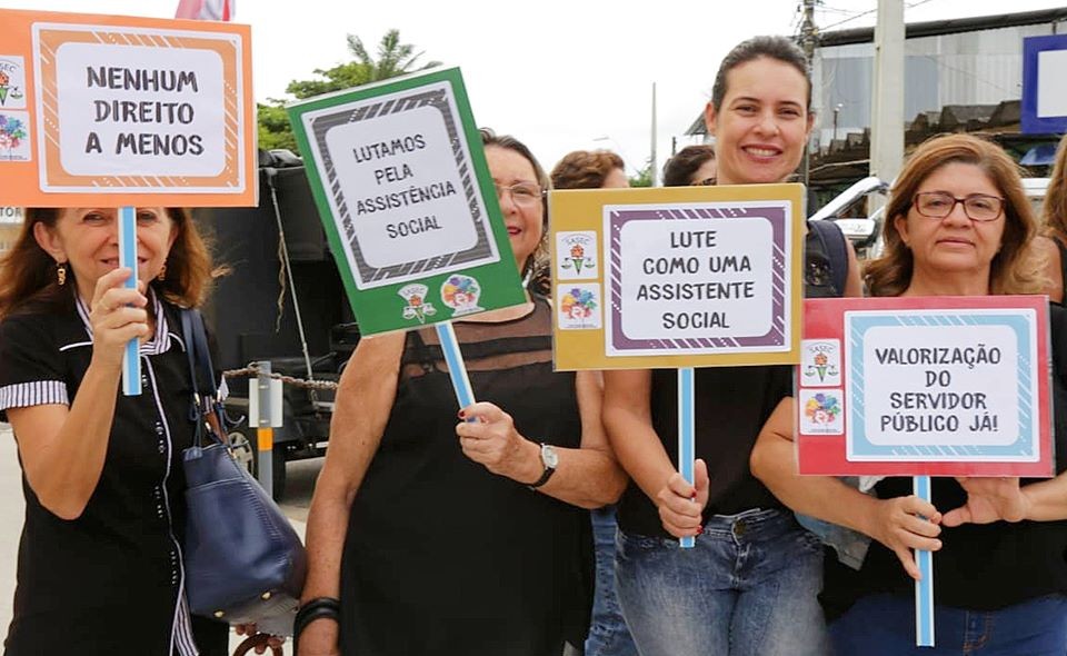 Assistentes Sociais de Fortaleza reivindicam retorno da gratificação de plantão