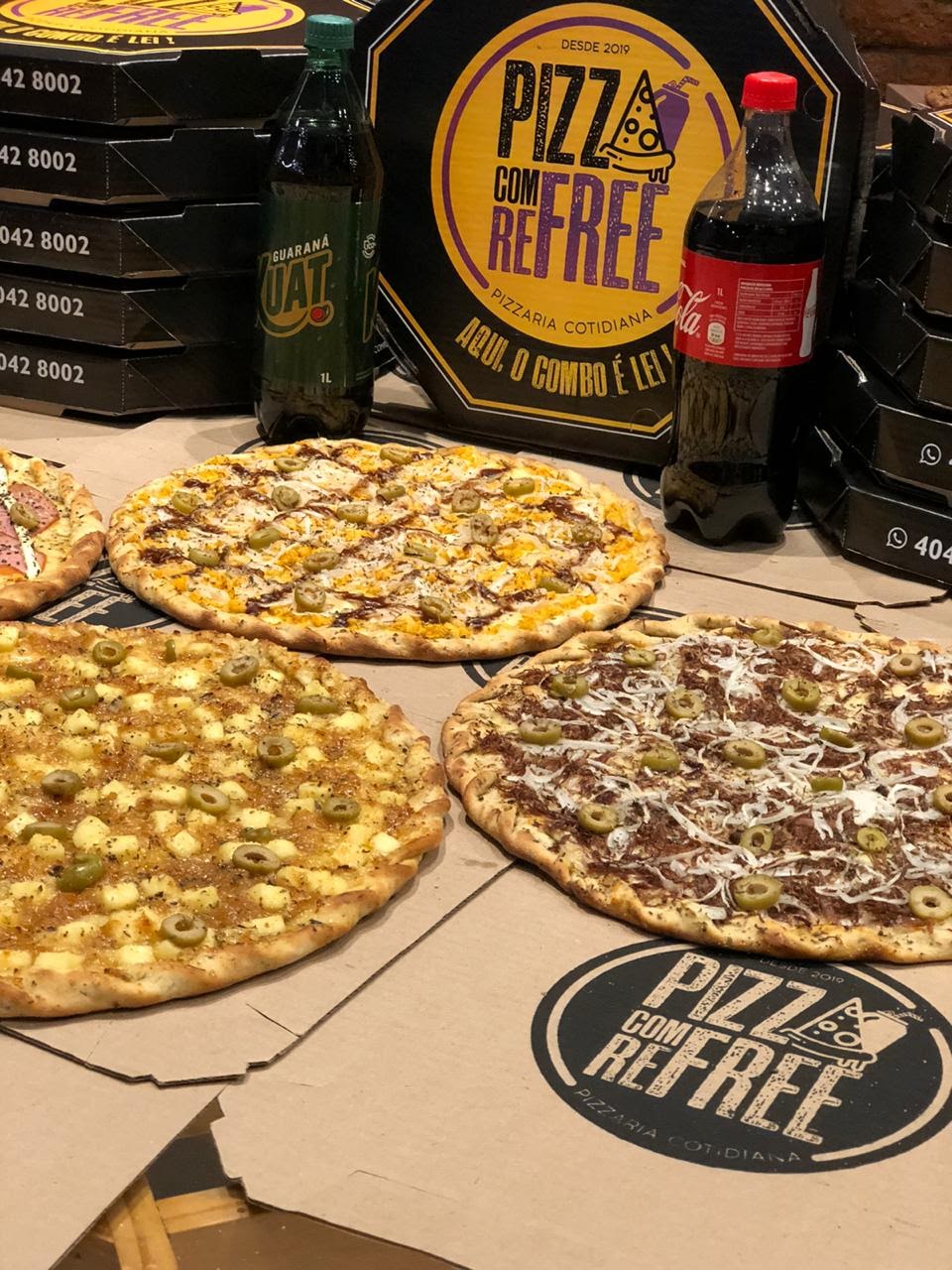 Refrigerante sempre grátis. Não é promoção, é um compromisso de uma pizzaria, em Fortaleza