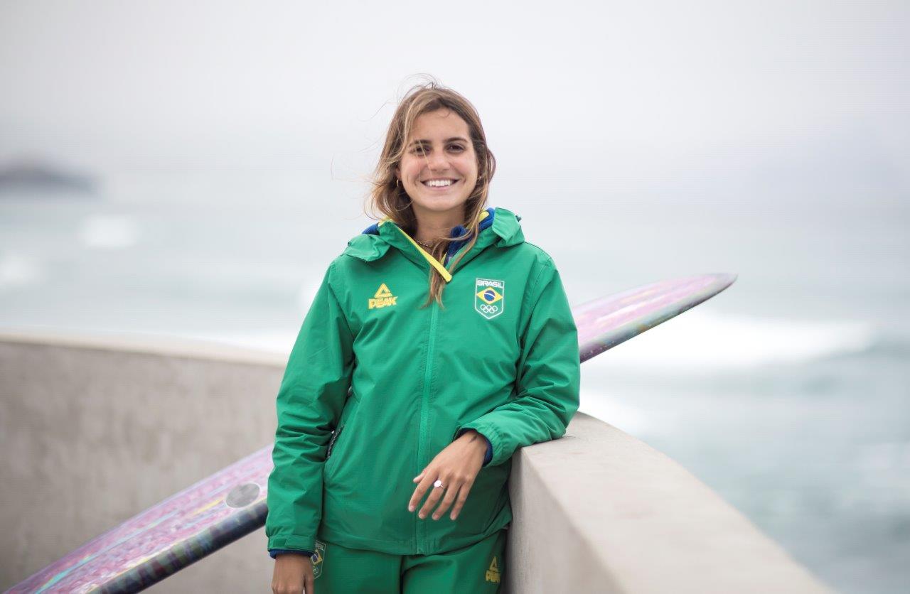 Unifanor promove palestra com surfista Chloé Calmon para falar sobre superação de desafios
