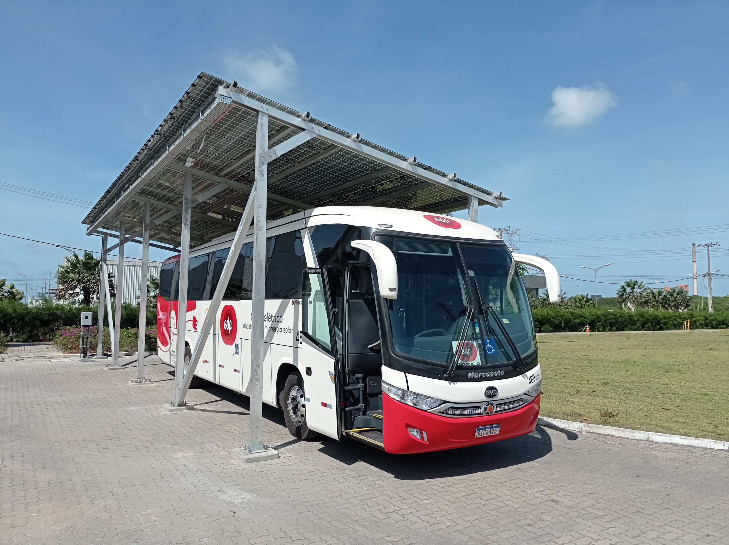 EDP desenvolve primeiro ônibus elétrico movido 100% a energia solar