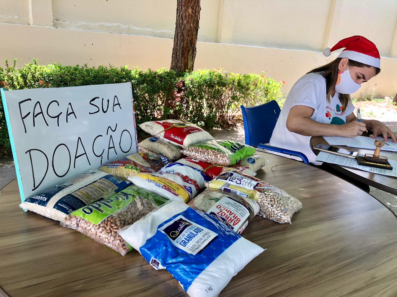 Drive-Thru de Natal com ação solidária segue até quinta-feira na Universidade Sem Fronteiras