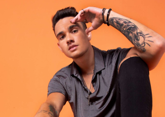 Filho de Solange Almeida perde 75kg e estrela coleção da DLT que marca a transformação de imagem do influencer