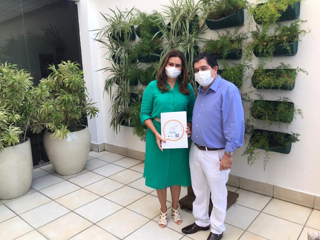 Secretaria de Saúde do Ceará entrega selo Lazer Seguro ao Hotel Sonata de Iracema