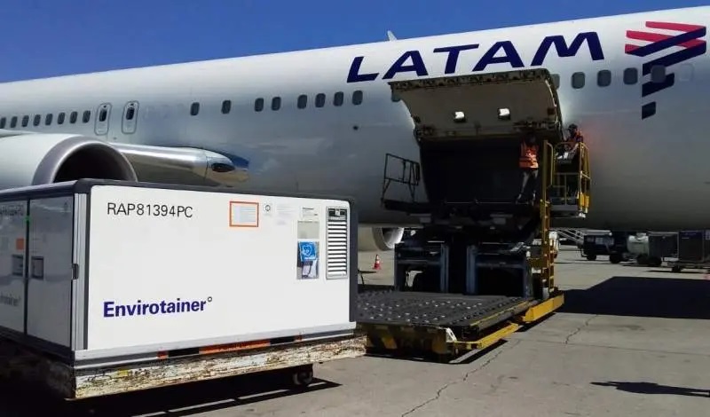 Avião Solidário da LATAM decola novamente hoje com 4 milhões de vacinas para 25 estados do Brasil