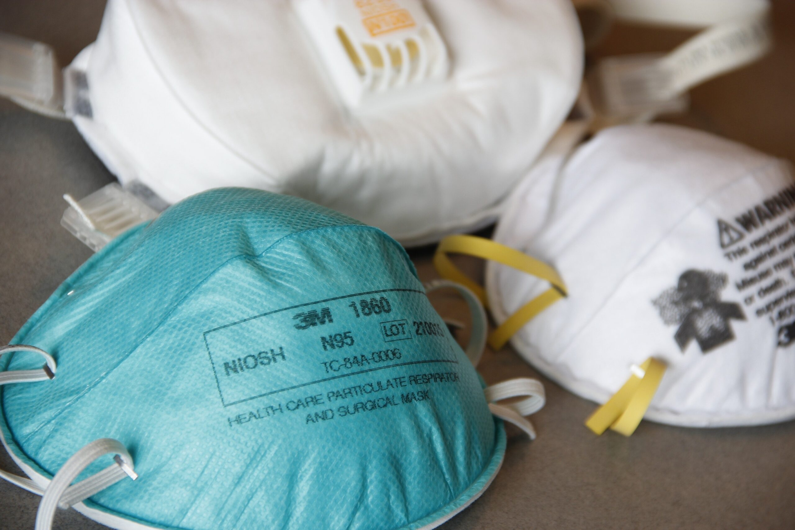 Máscaras N95 falsificadas: saiba como evitar essa compra
