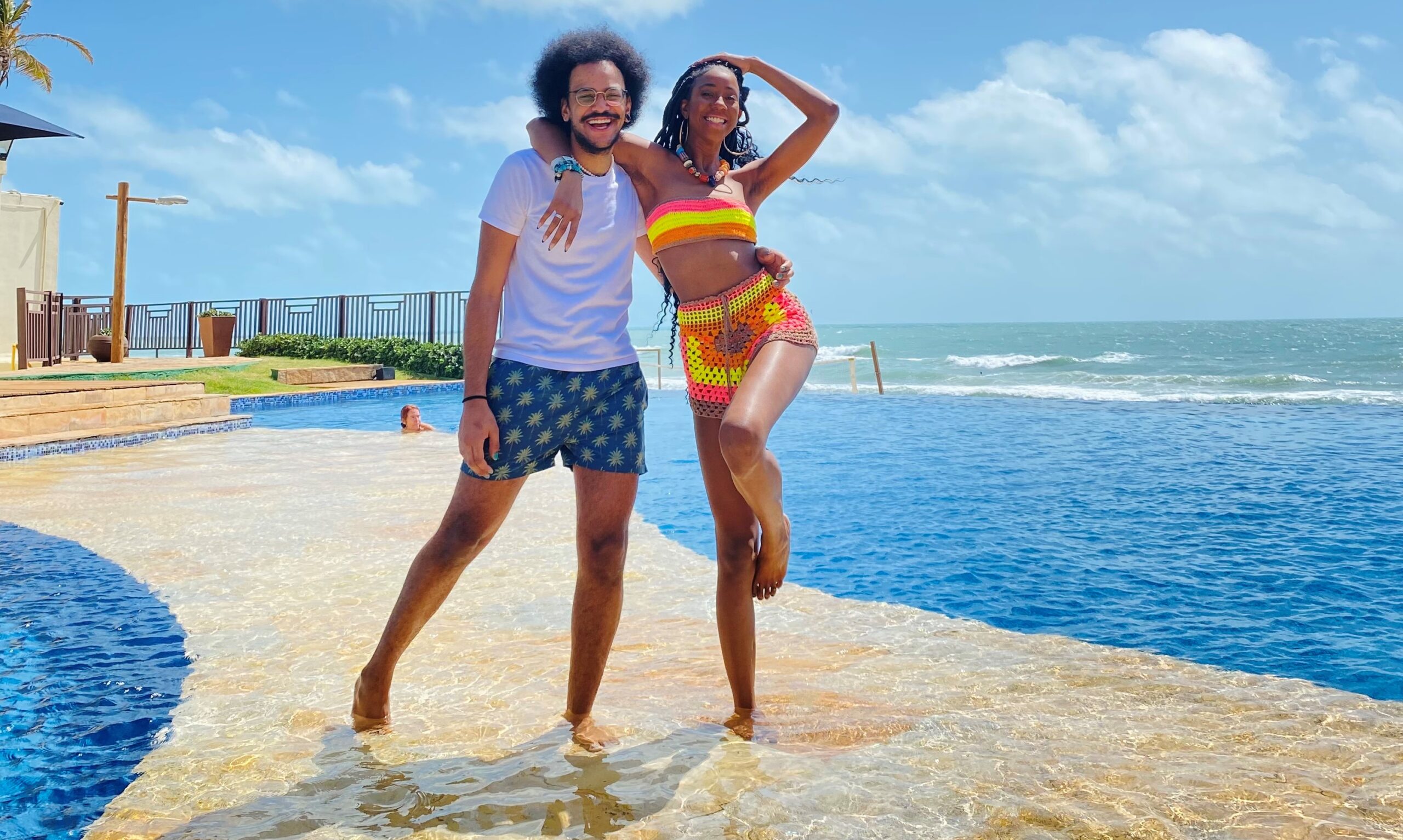 Camilla de Lucas e João Luiz aproveitam pausa na agenda para se reencontrarem no Beach Park