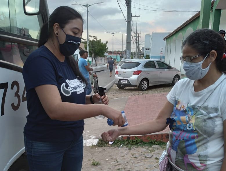 Outubro Rosa: Instituição viabiliza traslado de mulheres do interior do estado para a realização de mamografias em Fortaleza