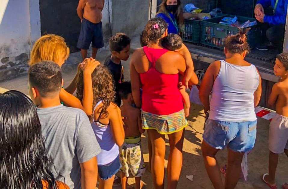 Campo Ouro Verde realiza ação em prol do Dia das Crianças em comunidades de Fortaleza