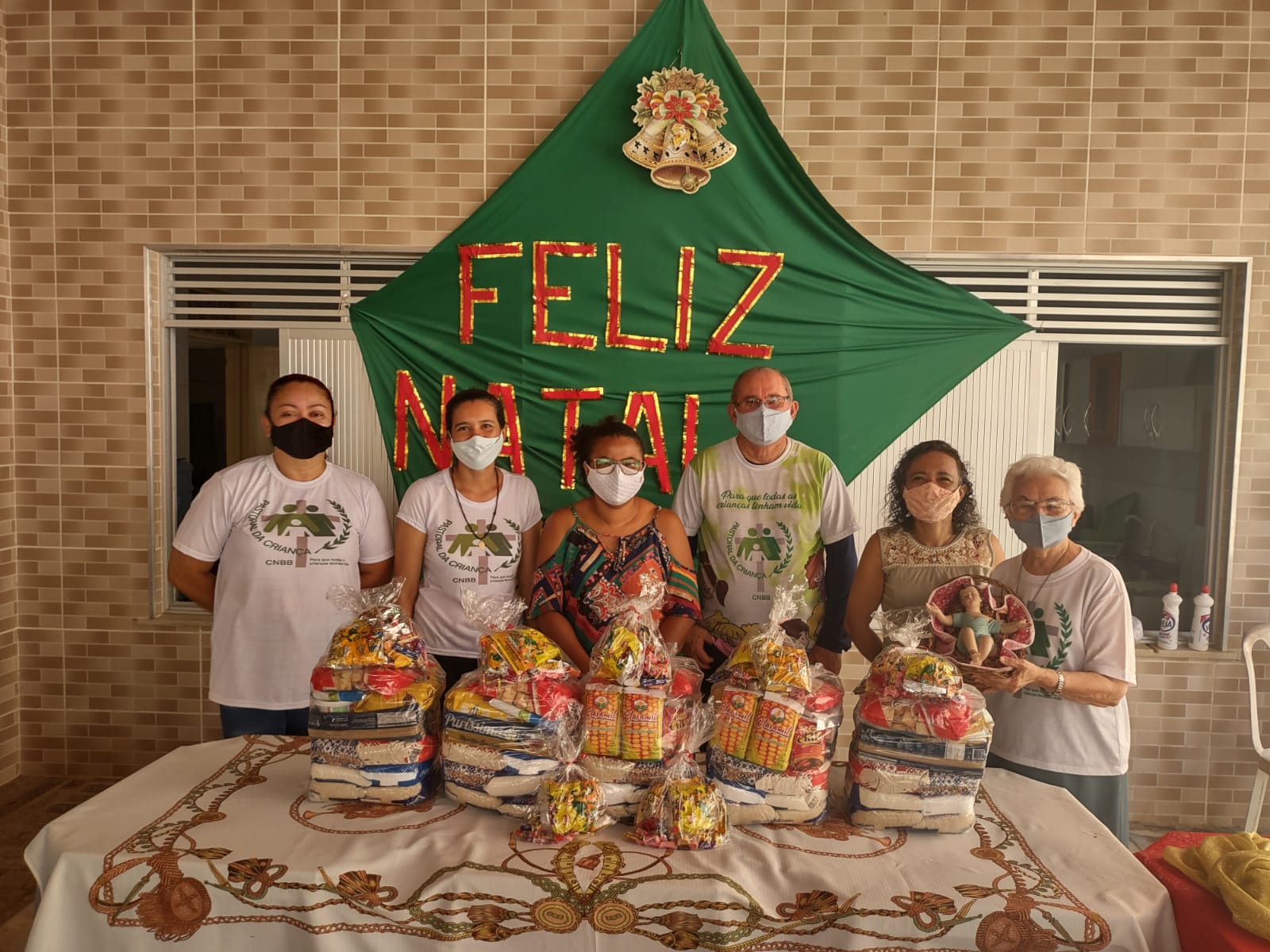 Grupo Nayane entrega 600 quilos de alimentos para a Instituição Padre Tornatore, em Caucaia