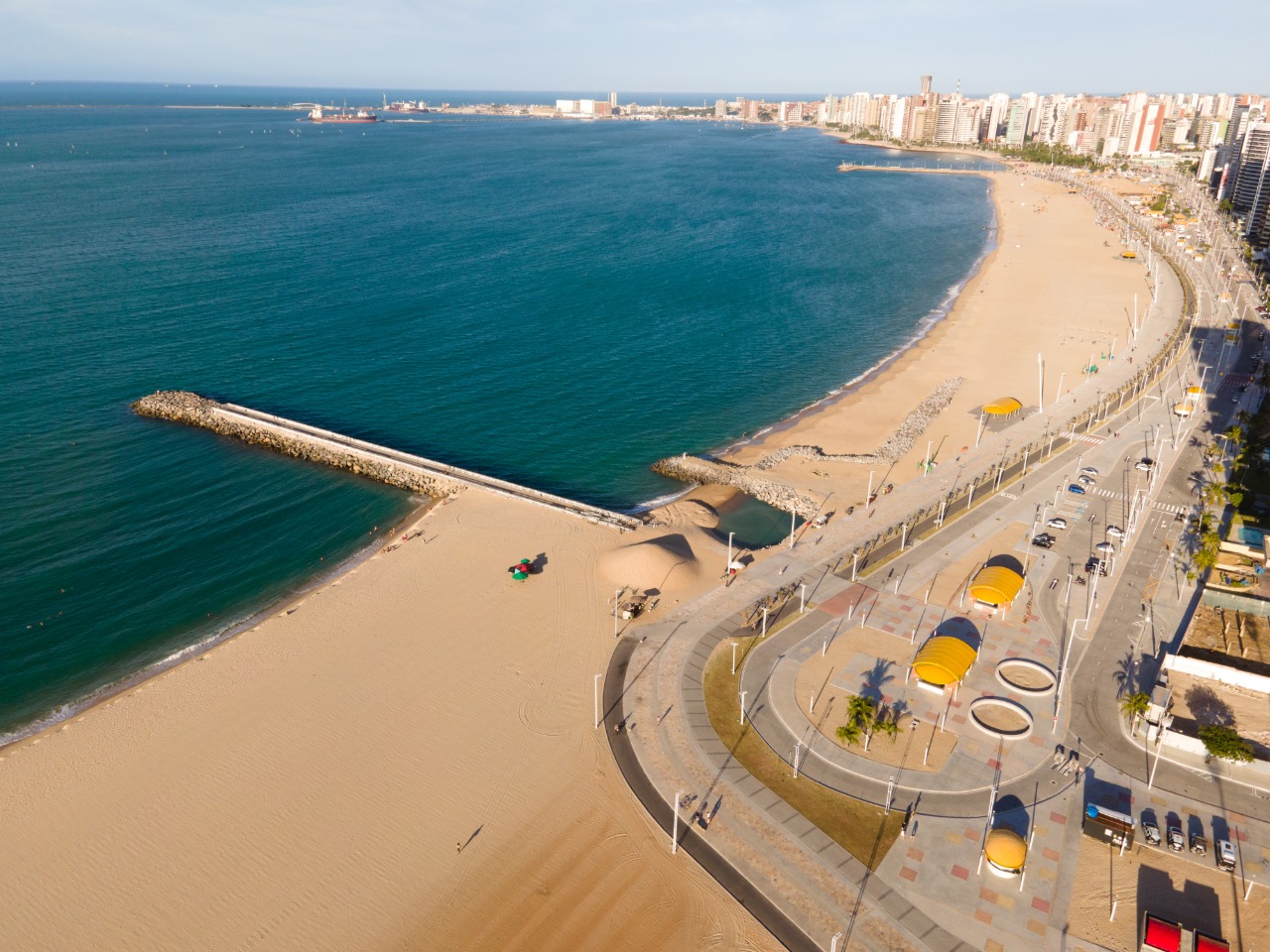 Prefeitura de Fortaleza retoma processo de concessão dos espigões da Beira-Mar