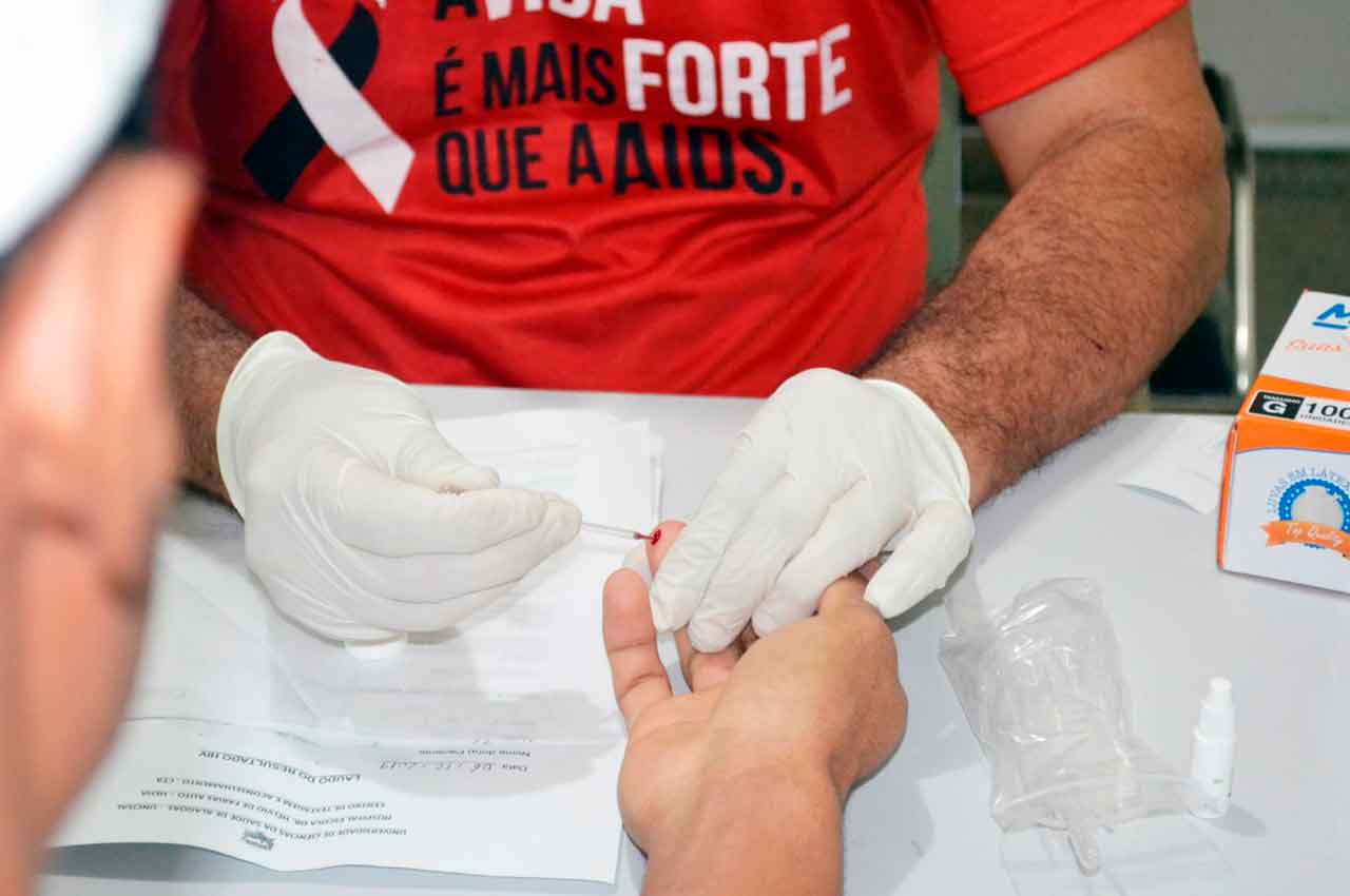 Casos de infecções com HIV aumentaram mais de 50% em 10 anos