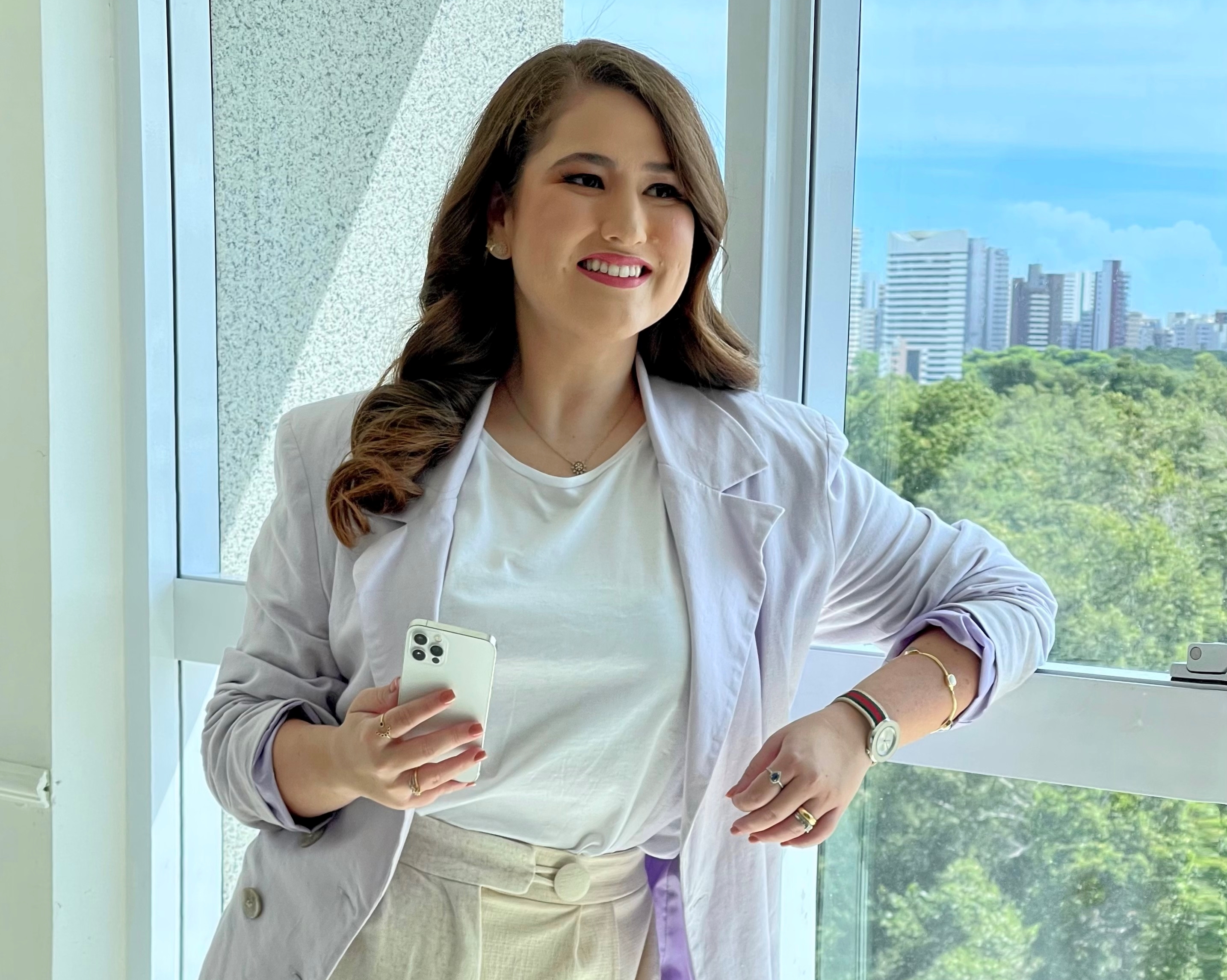 A especialista Rayssa Thomaz participa de evento sobre marketing de moda em Fortaleza