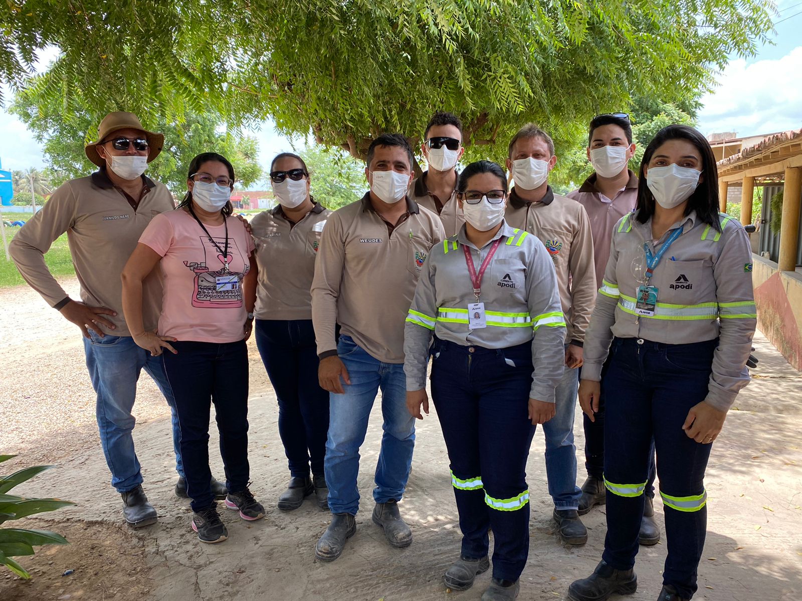 Prefeitura de Quixeré e Cimento Apodi realizam campanha de combate à dengue para moradores da comunidade de Bom Sucesso