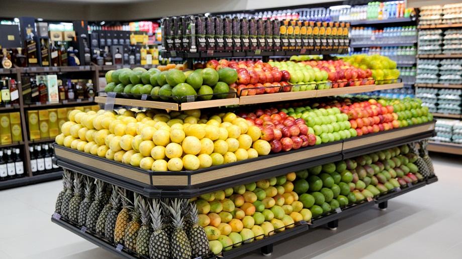 Parceria entre supermercados e fornecedores locais fomenta economia