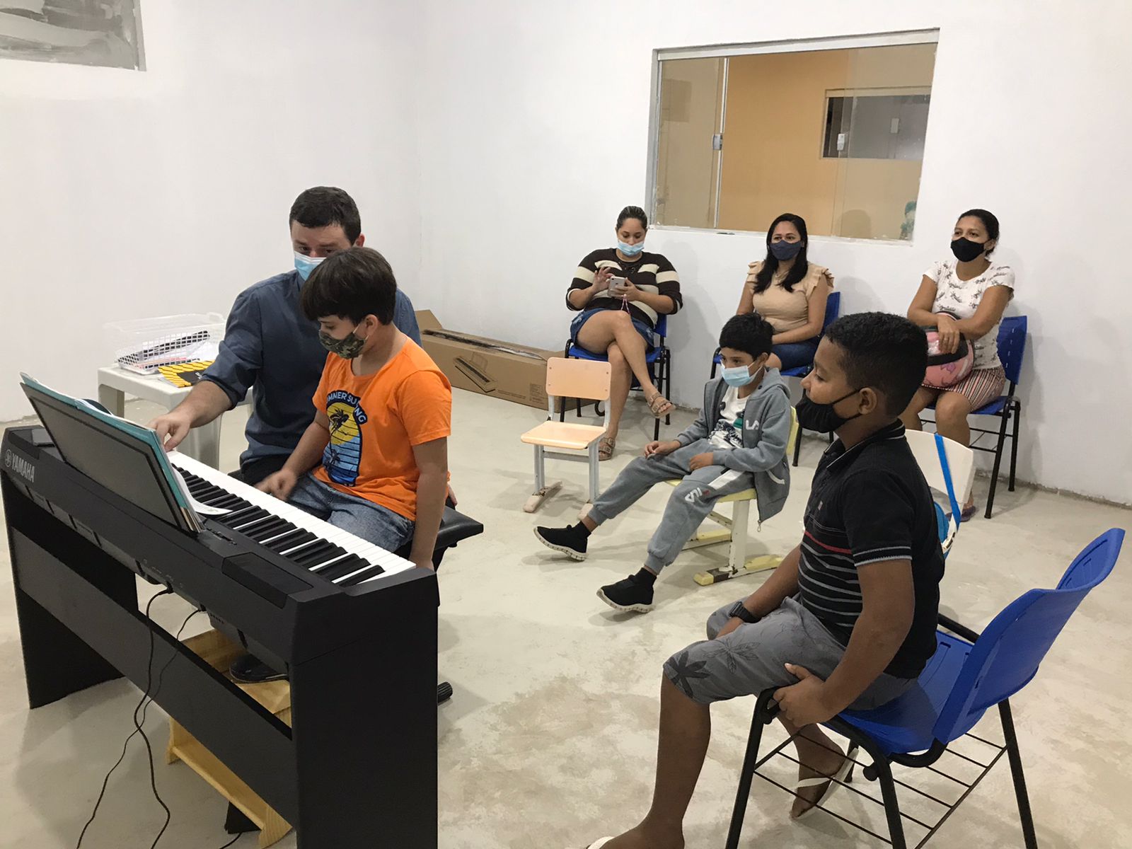 Projeto ‘Academia Sinfônica do Pecém’ inicia aulas com jovens da comunidade do Pecém