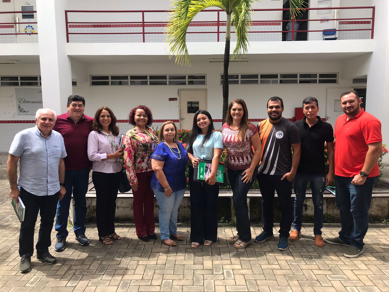 Representantes da AECIPP visitam escolas profissionalizantes 