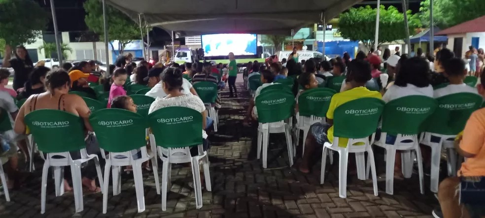 Dia do Amor: Cinema itinerante com repertório romântico marca as comemorações do Boticário