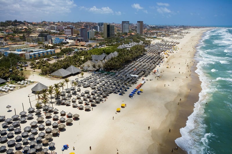 Praia do Futuro se consolida como um dos principais destinos para investimento em moradia por temporada em Fortaleza