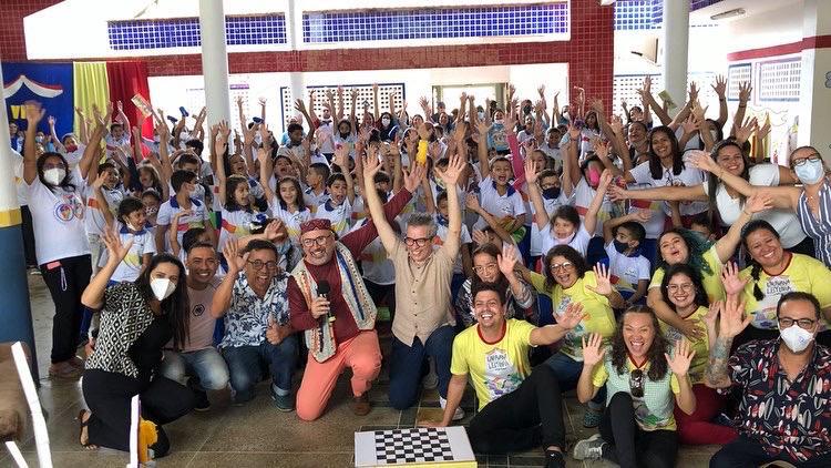 Caravana da Leitura e do Autor Cearense encerra ciclo, entrega materiais para escolas e lança aplicativo