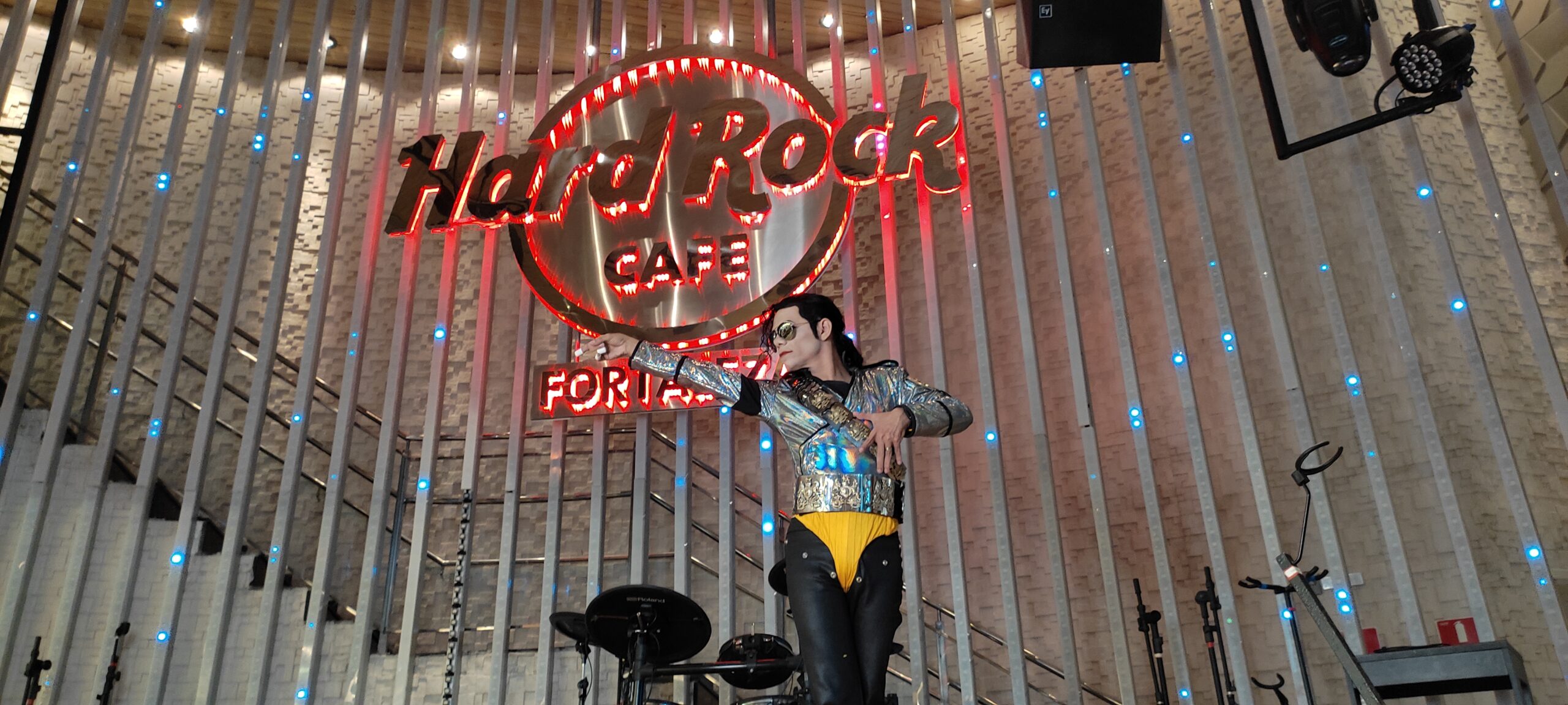 13 anos sem Michael Jackson: Hard Rock Cafe faz tributo ao Rei do Pop