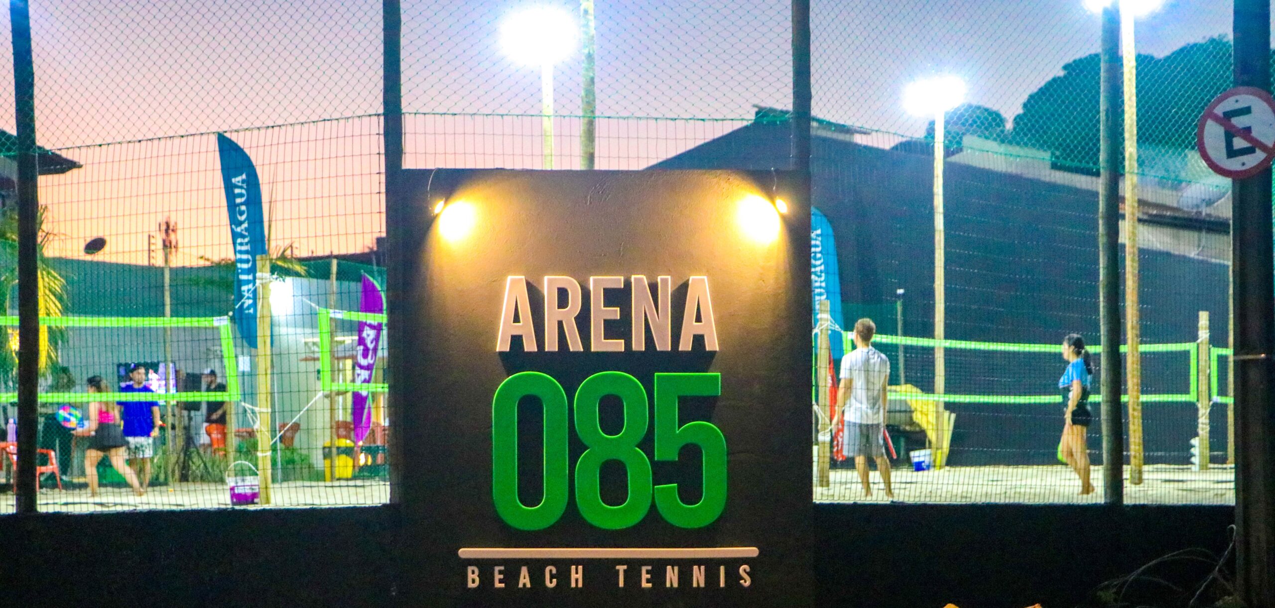 Ingressos para Aula de Beach Tennis + Kit Oazi (Moema) - São Paulo