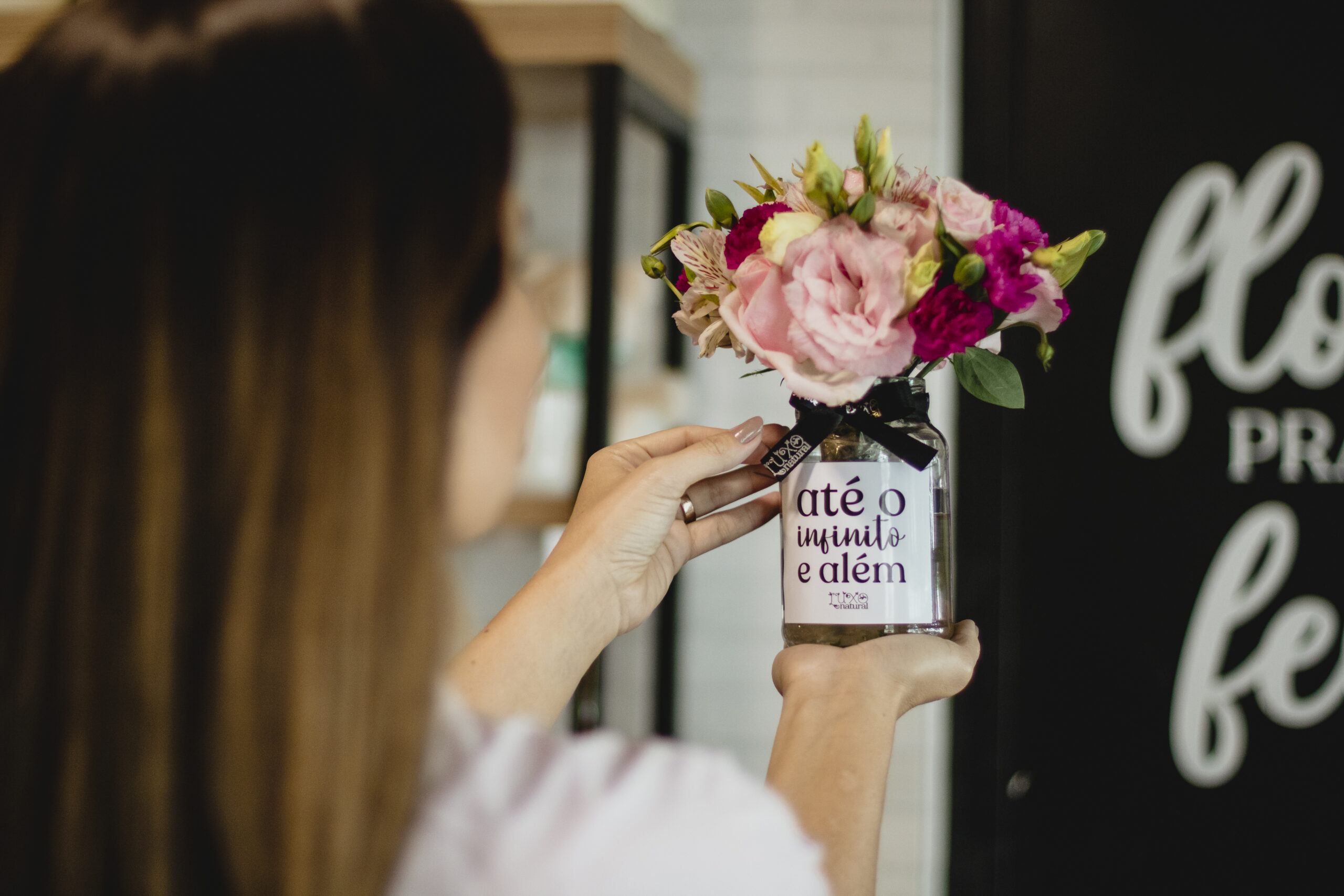 Marca cearense presente em oito estados e no DF, Luxo Natural inova mercado da floricultura com diversas possibilidades afetivas