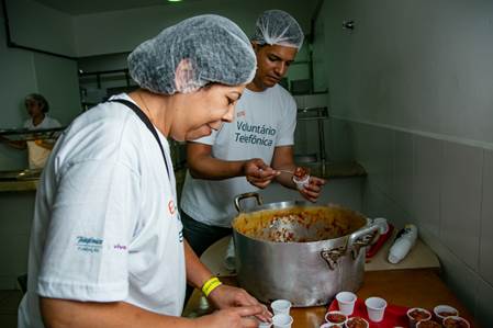 Vivo beneficia cerca de 40 mil pessoas em todo o país em dia de ações de voluntariado