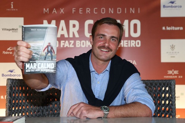 Ator Max Fercondini lança livro ‘Mar Calmo Não Faz Bom Marinheiro’ em Fortaleza