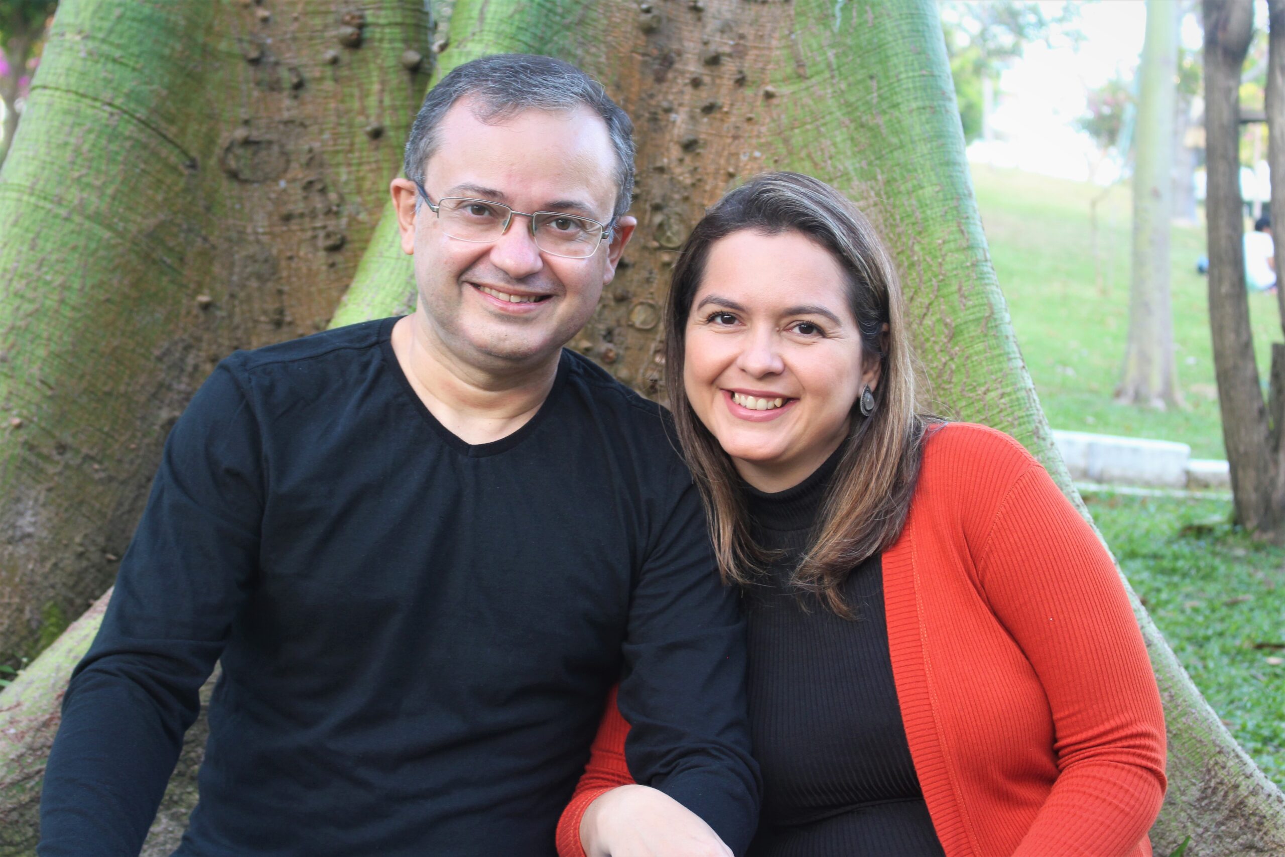 Frederico Brito e Thais Evangelista lançam o livro na Biblioteca Pública do Ceará