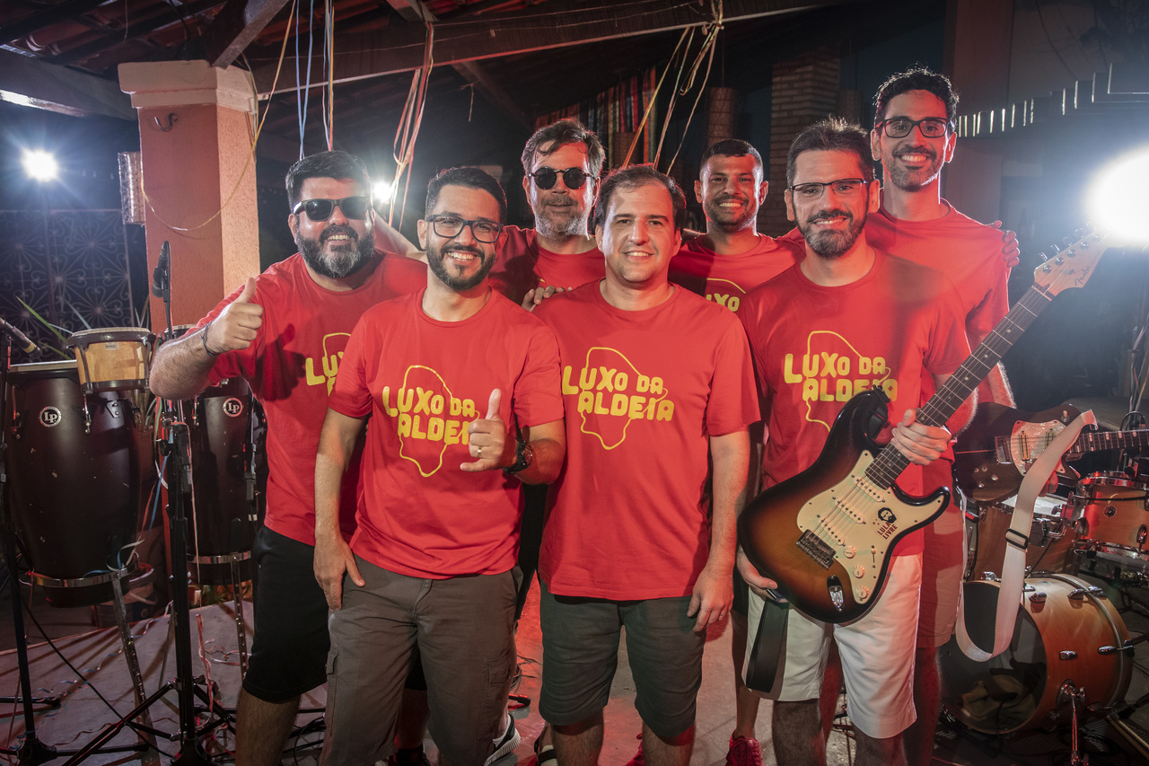 Luxo da Aldeia celebra 15 anos e reencontro após 2 anos em razão da pandemia em webdoc dirigido por Gustavo Portela