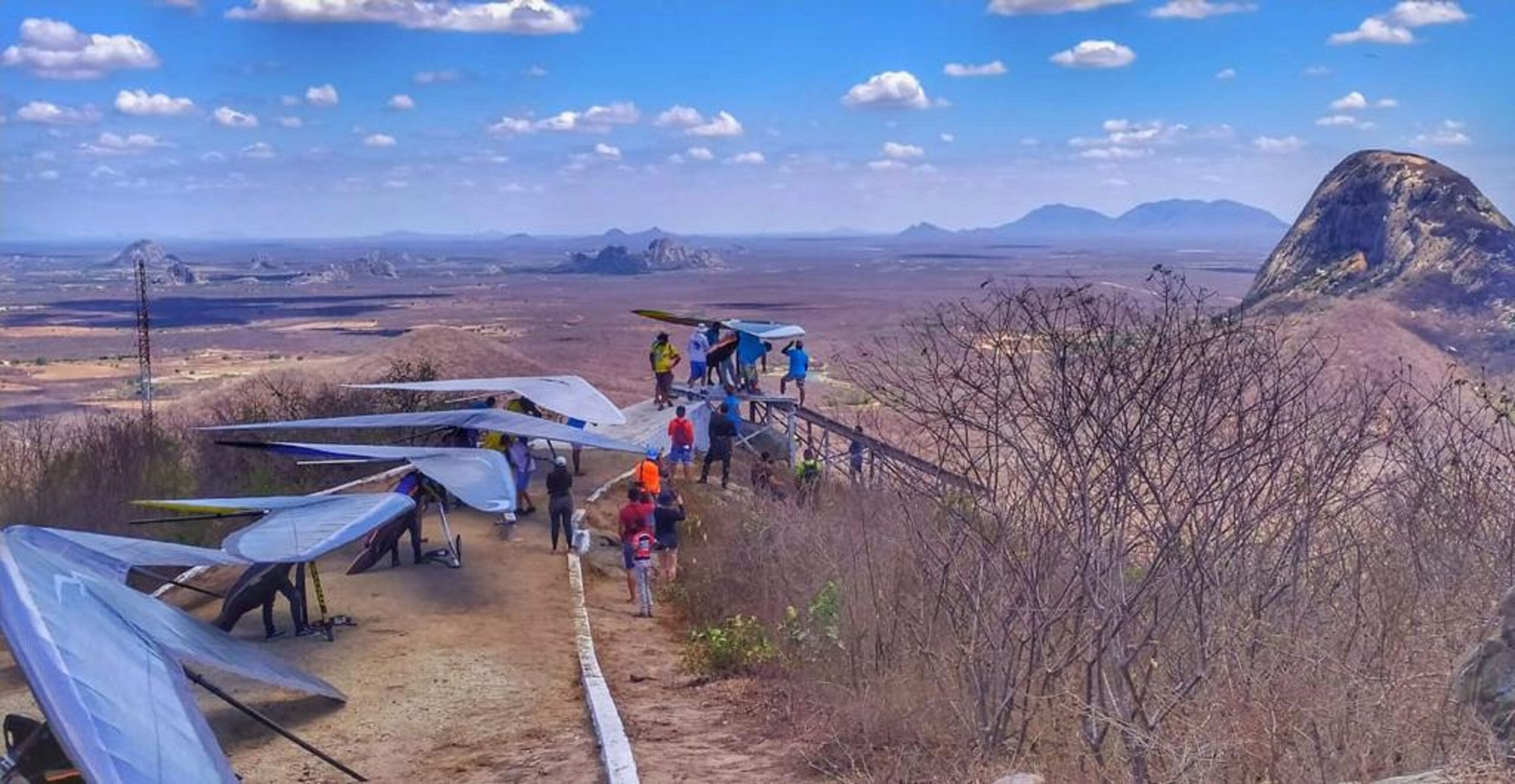 Havaí do voo livre: 26º XCEARÁ reúne 24 pilotos em Quixadá