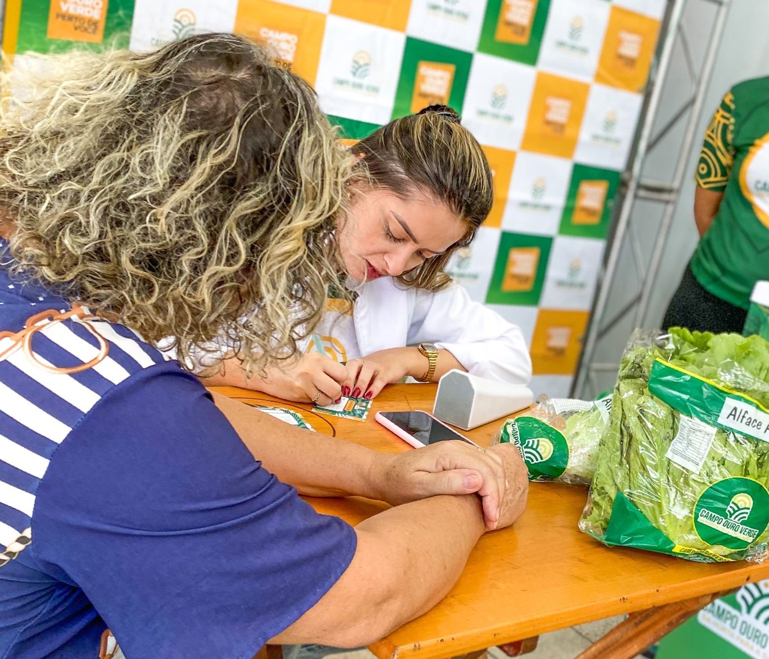 Campo Ouro Verde realiza consultas nutricionais em supermercados do Ceará