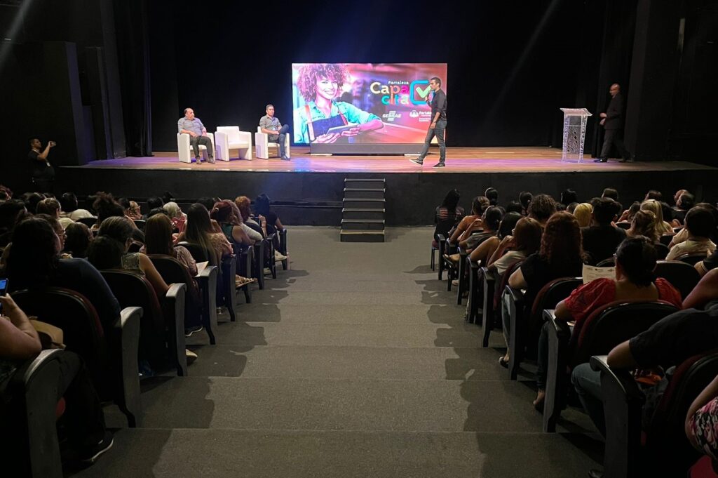 Fortaleza Capacita realiza seminário Movimento Meu Bairro Empreendedor na Parangaba