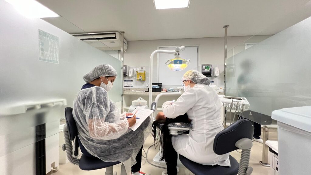 Clínica de Odontologia da Estácio Ceará oferece serviços gratuitos e atendimento especializado para gestantes