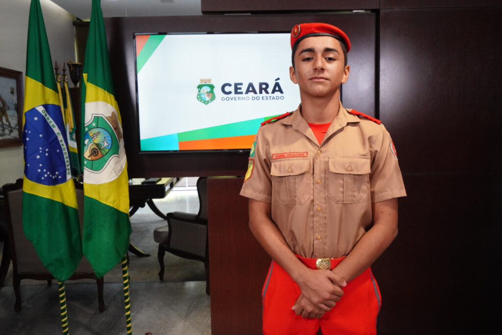 Governo do Ceará e Farias Brito realizam parceria para cursos preparatórios do ITA em escolas militares