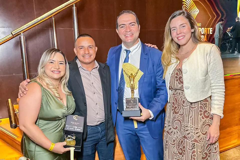 Ana Cherly recebe prêmio de Destaque Feminino no Esporte Cearense