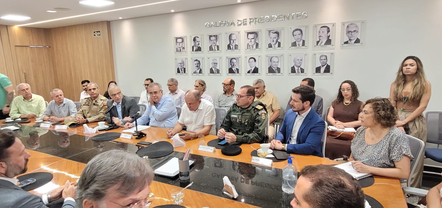 Acesu debate segurança pública com autoridades estaduais e municipais na CDL Fortaleza