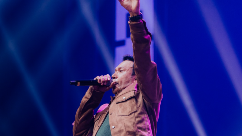 Zé Cantor é ovacionado em Portugal e recebe reconhecimento como “mestre do forró”