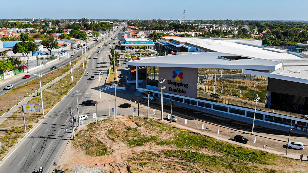 Shopping Eusébio libera estacionamento para serviços essenciais e algumas operações aderem ao delivery