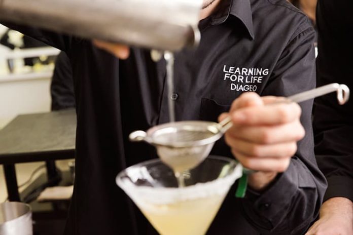 Instituto Diageo forma mais de 700 bartenders no Ceará e inspira empreendedorismo na coquetelaria