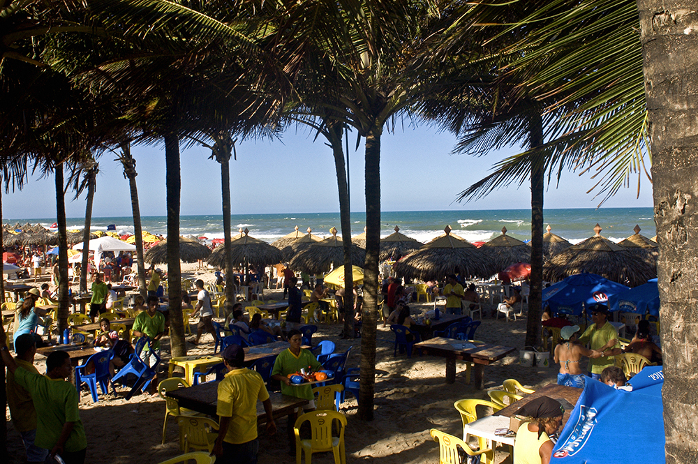 Barracas da Praia do Futuro apostam em festas de Réveillon