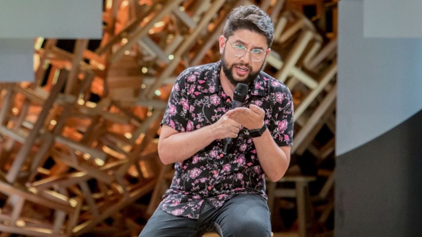 Moisés Loureiro faz última apresentação da temporada de férias do Teatro Brasil Tropical