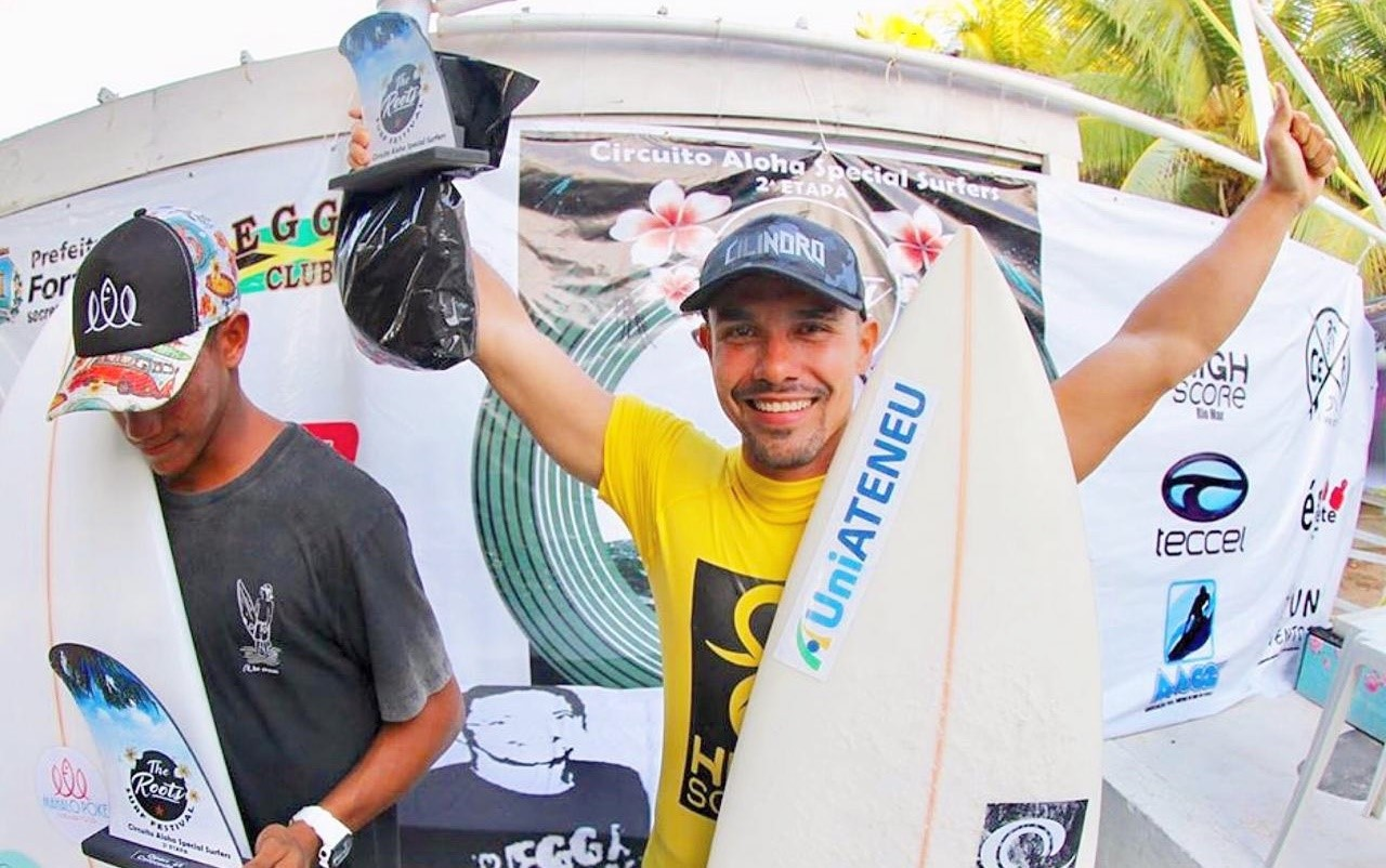 Atleta de surf da UniAteneu obtém êxito em campeonatos de surf realizados em Fortaleza e Paracuru