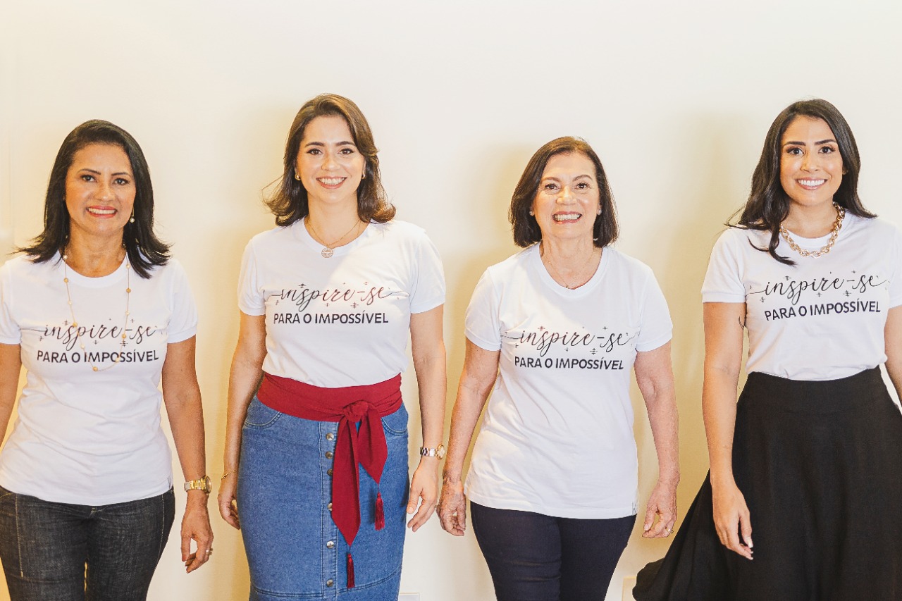 Estilo Feitiço realiza venda de camisa com parte do lucro revertido para instituição dedicada à mulher