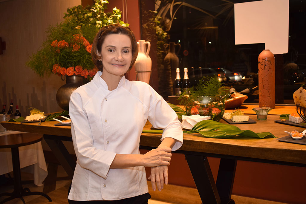 Chef Louise Benevides, do Cabaña Del Primo, participa de receita ao vivo em parceria com a Nossa Fruta