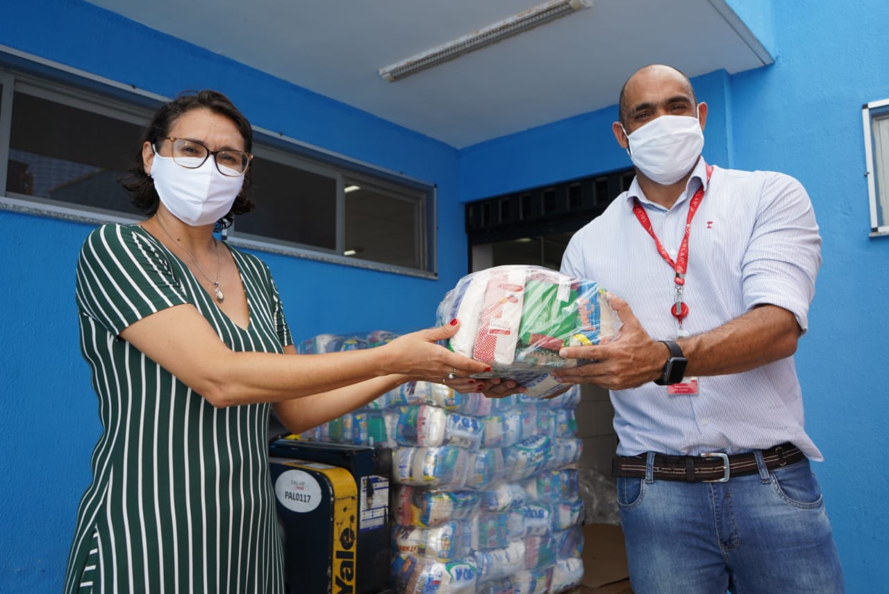 Solar Coca-Cola realiza doação de 8 toneladas de alimentos para Maracanaú