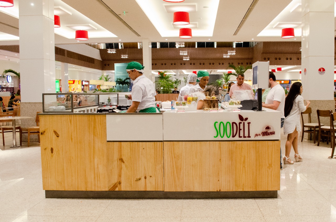 Soodeli realiza doação de alimentos e entrega de máscaras, após reabertura