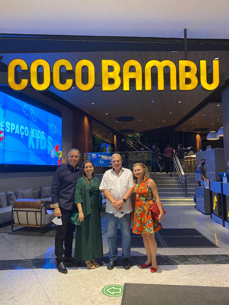 Tasso Jereissati dá boas- vindas ao novo empreendimento do Coco Bambu no Shopping Iguatemi