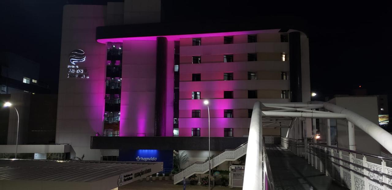 Hospitais do Hapvida ganham iluminação rosa em alusão à campanha do Outubro Rosa
