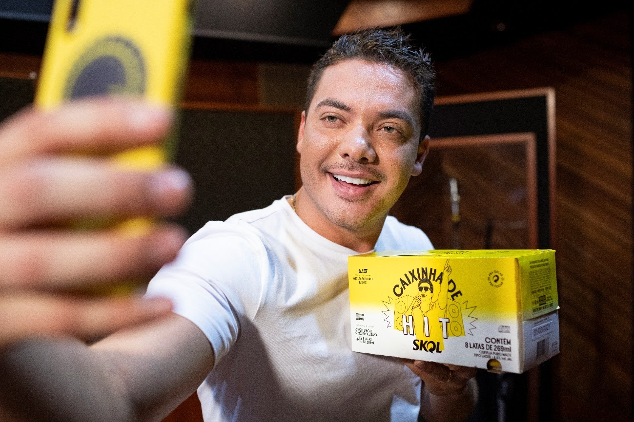 Novidade inusitada: Safadão lança hit em pack de cerveja da Skol